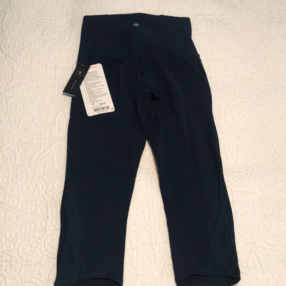 Lulu lemon “train times crop” blue